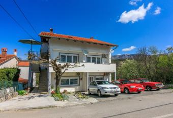 Apartments Ratko has Balcony rooms