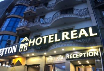 Hotel Real has Balcony rooms