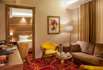 Gerasa Hotel allows 18 year olds to book a room