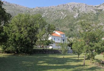 Apartments for families with children Mlini, Dubrovnik - 8970 has Balcony rooms