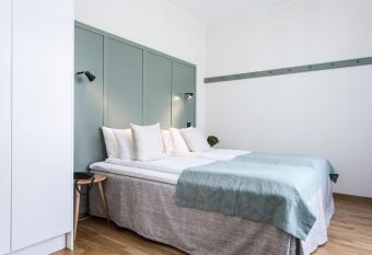 Biz Apartment Hammarby Sj  stad allows 18 year olds to book a room