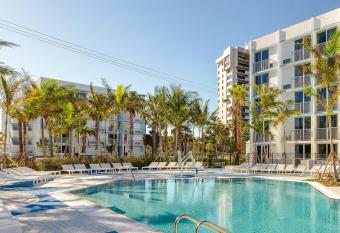Plunge Beach Resort has Balcony rooms