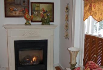 Arlington Inn & Spa has rooms with a private hot tub