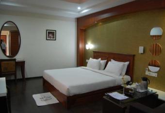 Hotel Amit International allows 18 year olds to book a room