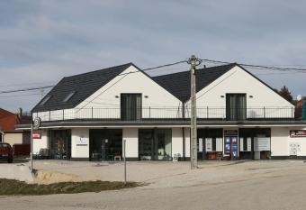 Vikt  ria Vend  gh  z has Balcony rooms