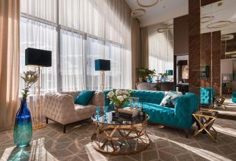 Equides club has rooms with a private hot tub