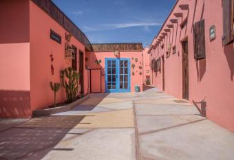 Hostal Montepardo has Balcony rooms