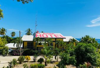 Hotel Al Mare has rooms with a private hot tub