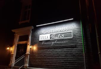 Hotel 1782  allows 18 year olds to book a room