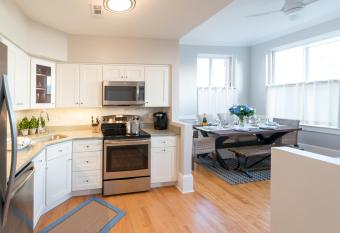 The Newport Lofts - 194 Thames Street has Balcony rooms