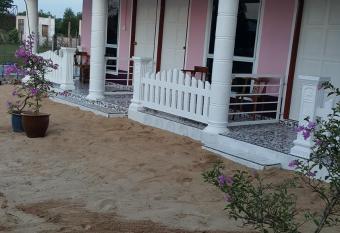 Iz Budget 2 has Balcony rooms