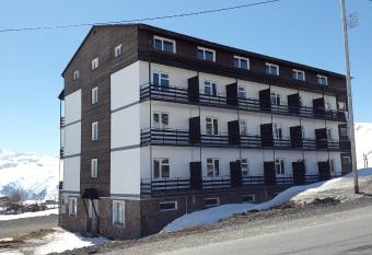 Holiday Studio has Balcony rooms