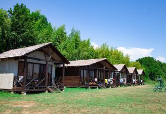 Akalam kantri klab has Balcony rooms
