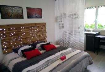 Chambre d H  tes Les Macarons de Tata has Balcony rooms