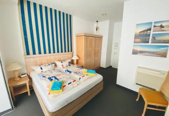 Botschaft has Balcony rooms