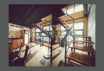 La Beaute Jeju Pension has rooms with a private hot tub