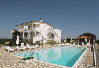 Long View Apartments has Balcony rooms