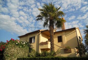 Apartments Mirella has Balcony rooms