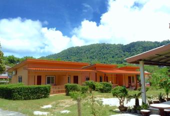 Hassana Garden Home has Balcony rooms