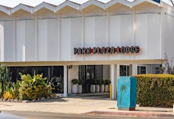 Park Plaza Lodge Hotel has Balcony rooms