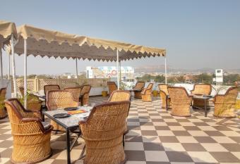 Treebo Trend Heritage Megh Niwas - Jodhpur allows 18 year olds to book a room