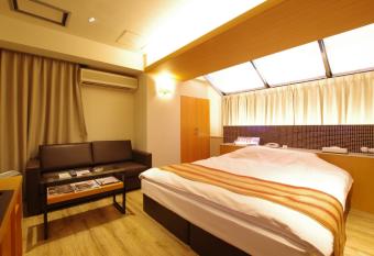 BlueHotel sju(:)pri:m (Adult Only) allows 18 year olds to book a room