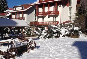 Apartament Roland has Balcony rooms