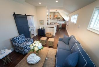 The Newport Lofts - 546 Thames Street has Balcony rooms