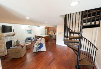 The Newport Lofts - 543 Thames Street has Balcony rooms