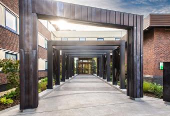 Holiday Inn London-Shepperton, an IHG Hotel allows 18 year olds to book a room