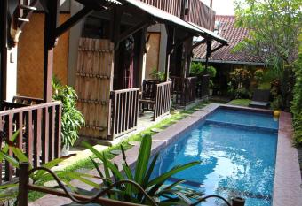 Venezia Homestay and Garden has Balcony rooms