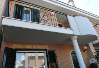 Villa Etr   has Balcony rooms