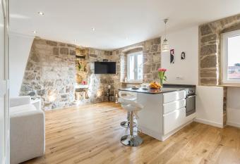 Apartment Lara allows 18 year olds to book a room