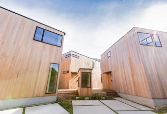 The Canvas Hayama Park has rooms with a private hot tub