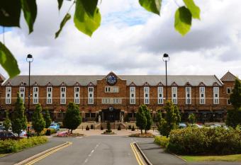 Village Hotel Birmingham Dudley allows 18 year olds to book a room