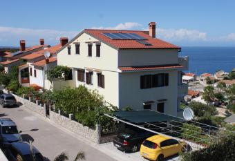 Apartments with a parking space Mali Losinj (Losinj) - 7879 has Balcony rooms