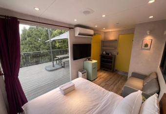 Hillside Plot Inn has Balcony rooms