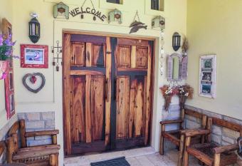 Sweet Dreams Guest House has Balcony rooms