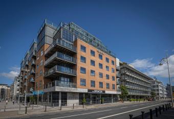 The Spencer Hotel allows 18 year olds to book a room
