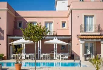 Hotel Danieli Pozzallo has Balcony rooms