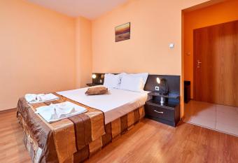 Guest House Oasis has Balcony rooms