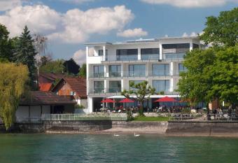 Seehotel Kressbronn allows 18 year olds to book a room