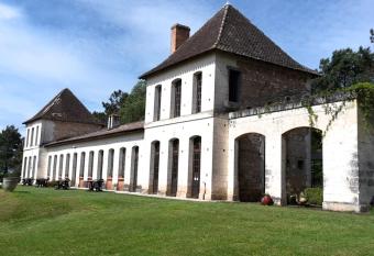 Ch  teau Neuf Le D  sert has Balcony rooms