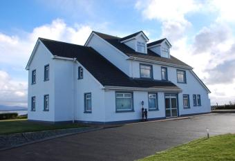 Kemar House allows 18 year olds to book a room