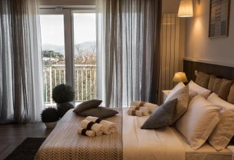Residenza il Punto has Balcony rooms