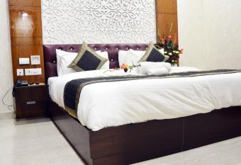 Trinity Corporate Udyog Vihar has Smoking rooms