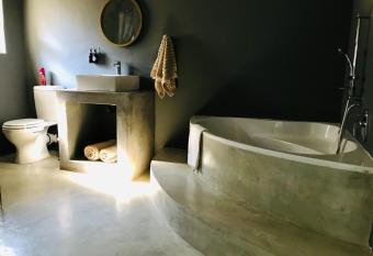 Casa Cara Guest House allows 18 year olds to book a room