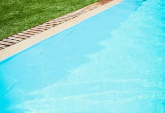 Grace Studios & Apartments has Balcony rooms