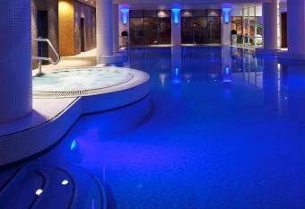 Novotel Cardiff Centre allows 18 year olds to book a room