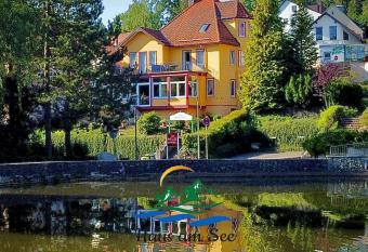 Haus am See has Balcony rooms